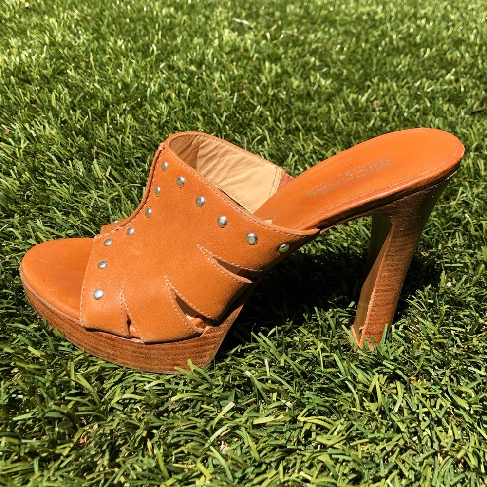 Michael Kors in cognac with studs and stacked heels - Picture 13 of 14